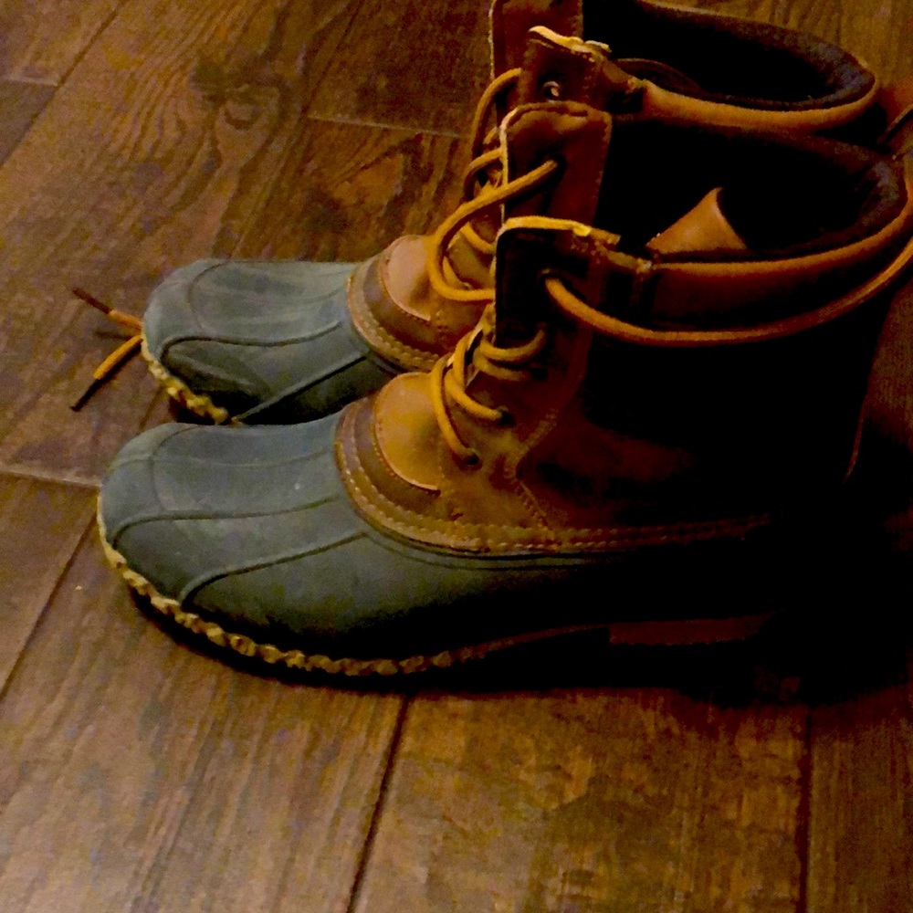 Size 9 mMens Arctic Shield Duck Boots size 9